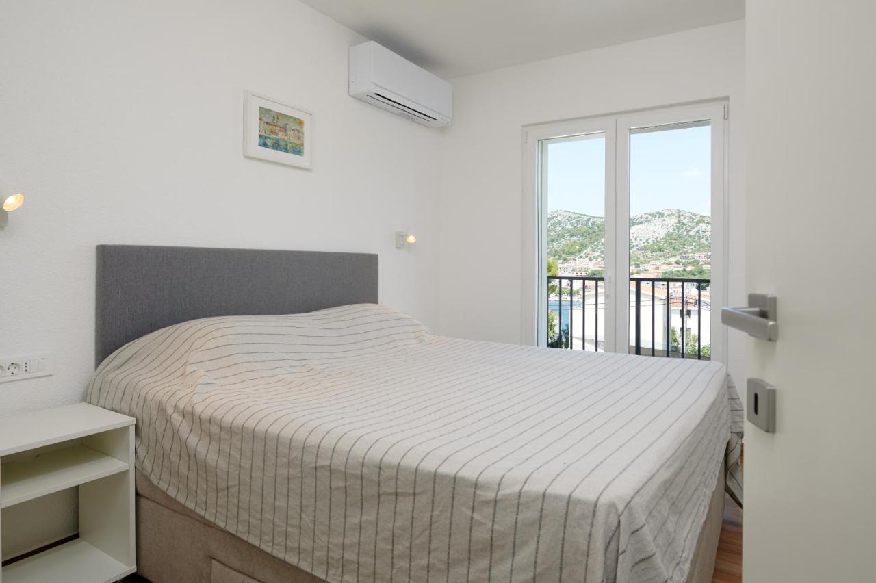Nela & Sara - 2 Apartments With Heated Swimming Pool Seget Vranjica Kültér fotó