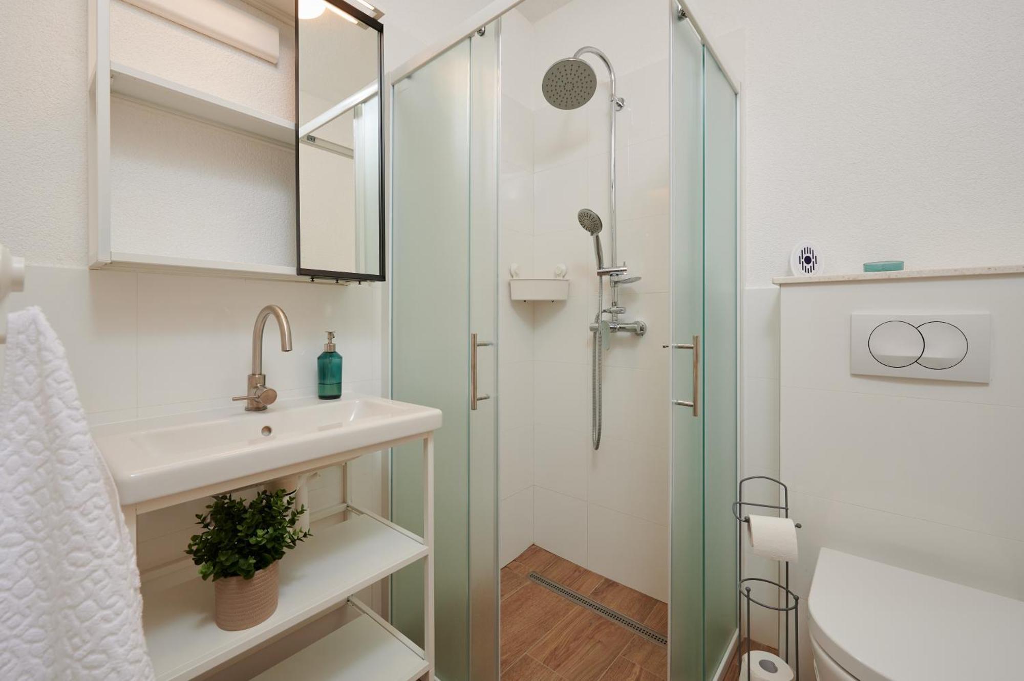 Nela & Sara - 2 Apartments With Heated Swimming Pool Seget Vranjica Kültér fotó
